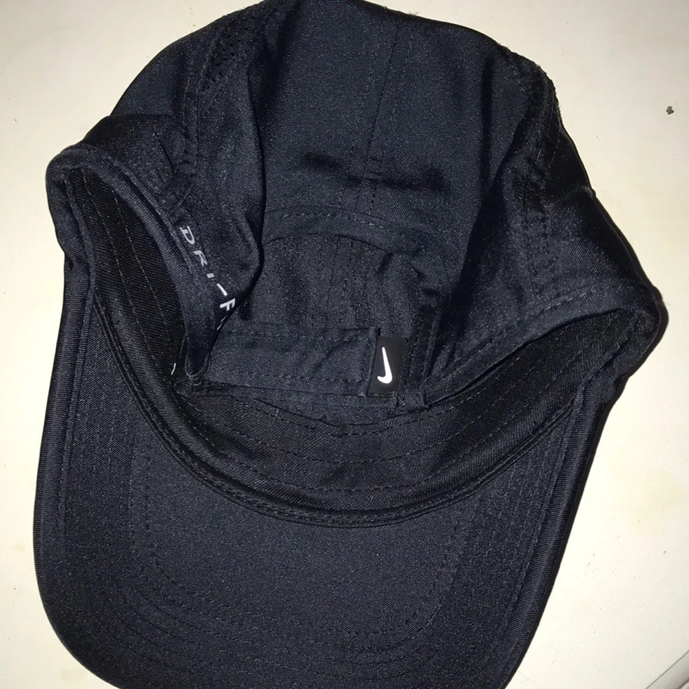 Nike Mens Black Performance Featherlight Dri-FIT Swoosh Cap Adjustable Hat